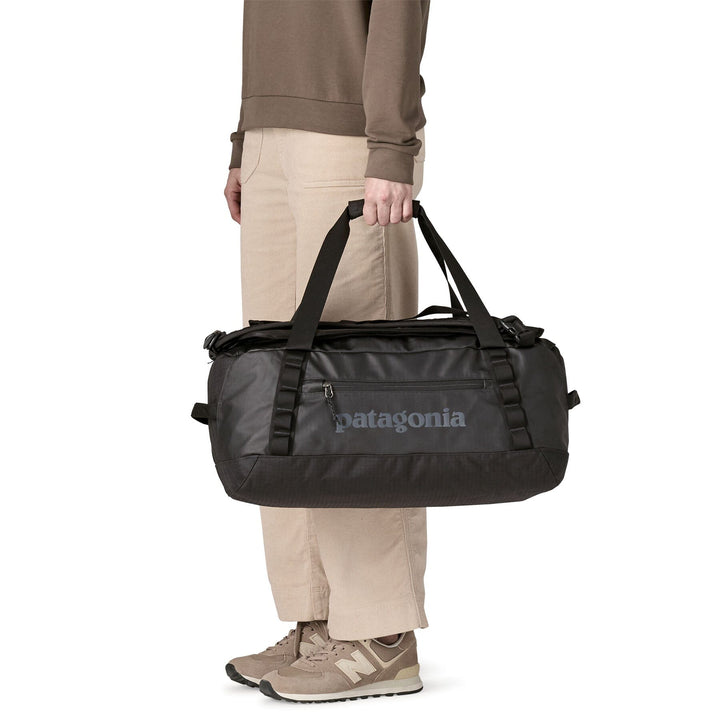 Patagonia Black Hole Duffel 40L - 100% postconsumer recycled polyester Black on Black Bags