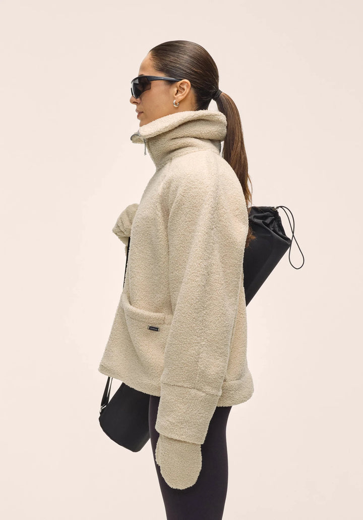 Casall Sherpa Short Zip Jacket Ecru Fleece Jackets Casall