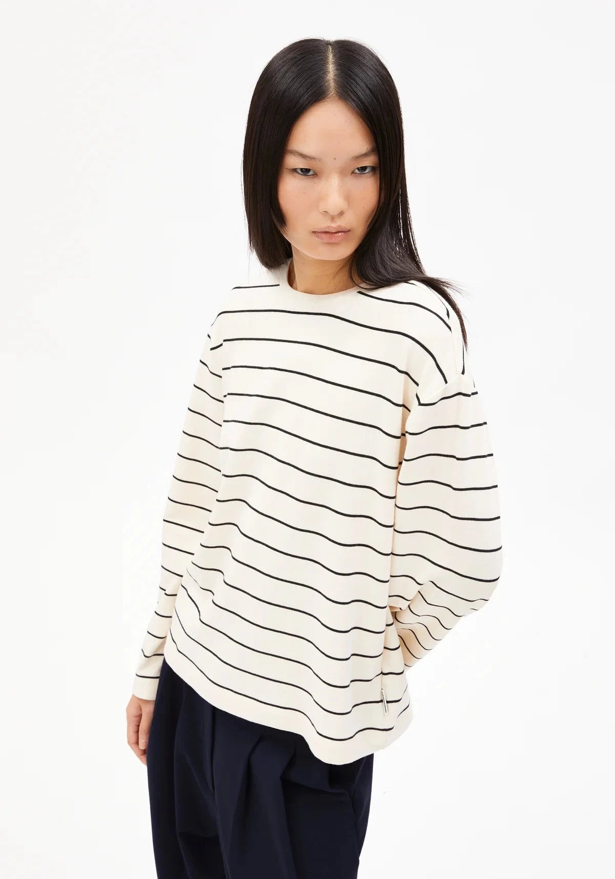 W's Marynaa Fine Stripe Longleeve Shirt Armedangels Oatmilk - Black XS
