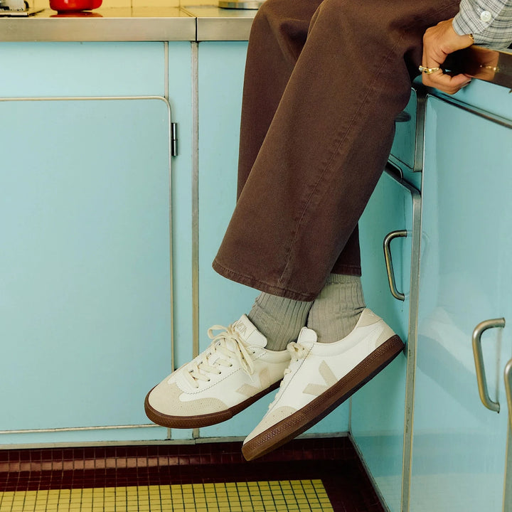 W's Volley Leather Shoes Veja