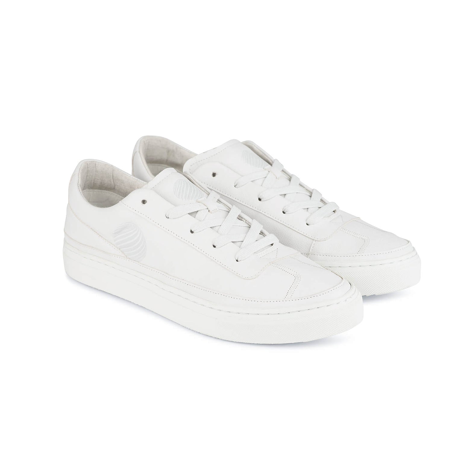 Komrads - APL Low Sneaker - Vegan Apple Leather - Weekendbee - sustainable sportswear