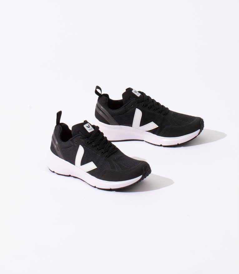 Veja M's Condor 2 Alveomesh Running Shoes - Made From Recycled Plastic Bottles Black White Shoes