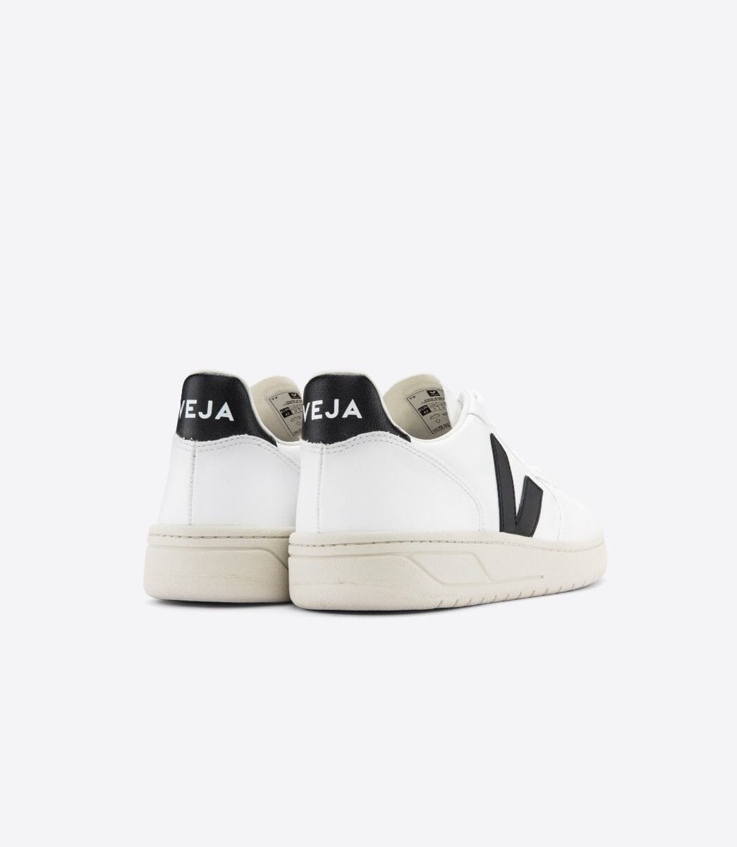 Veja M's V-10 CWL - Cotton Worked as Leather White Black Shoes