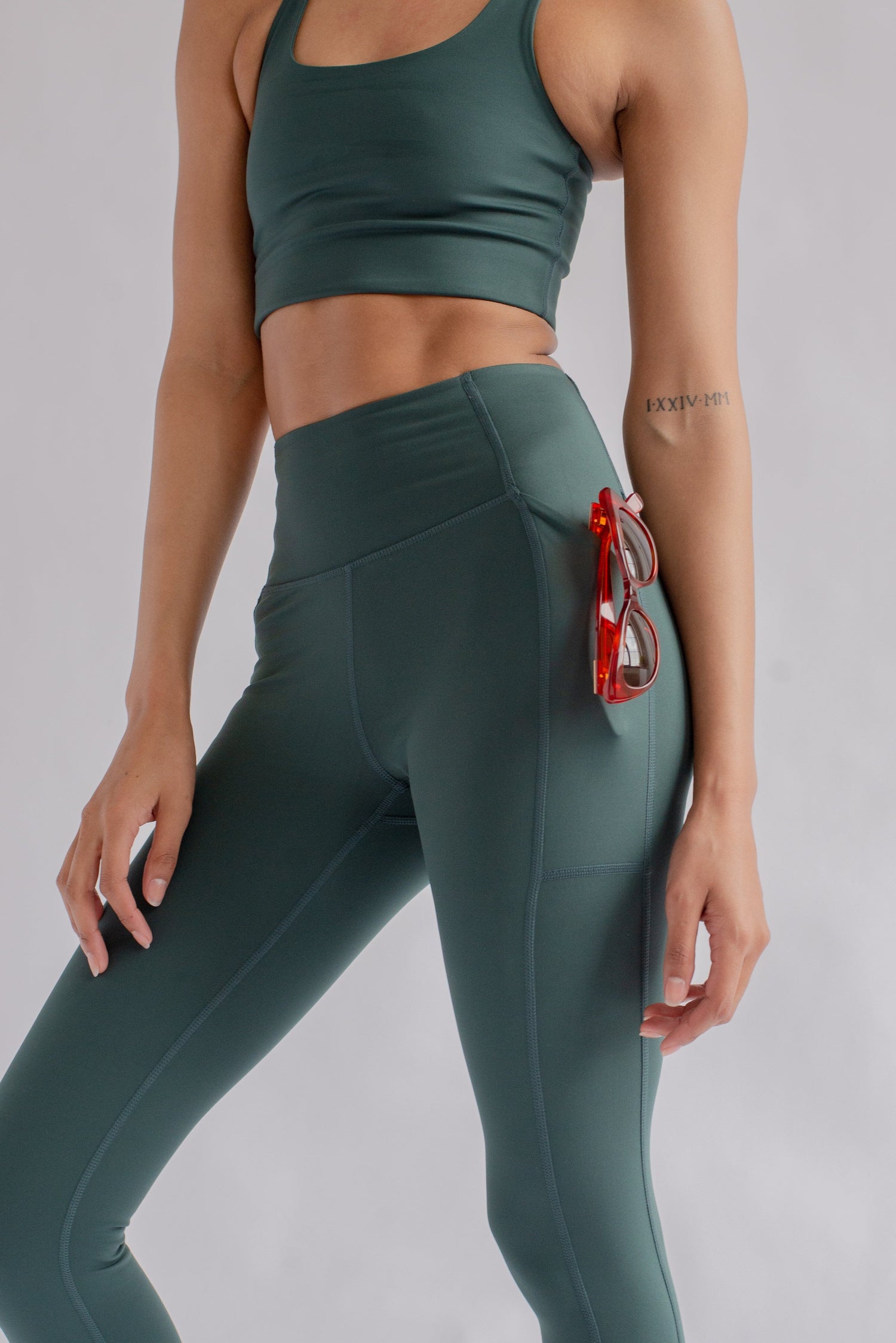 Girlfriend Collective W's High-Rise Pocket Legging - Made From Recycled Water Bottles Pants