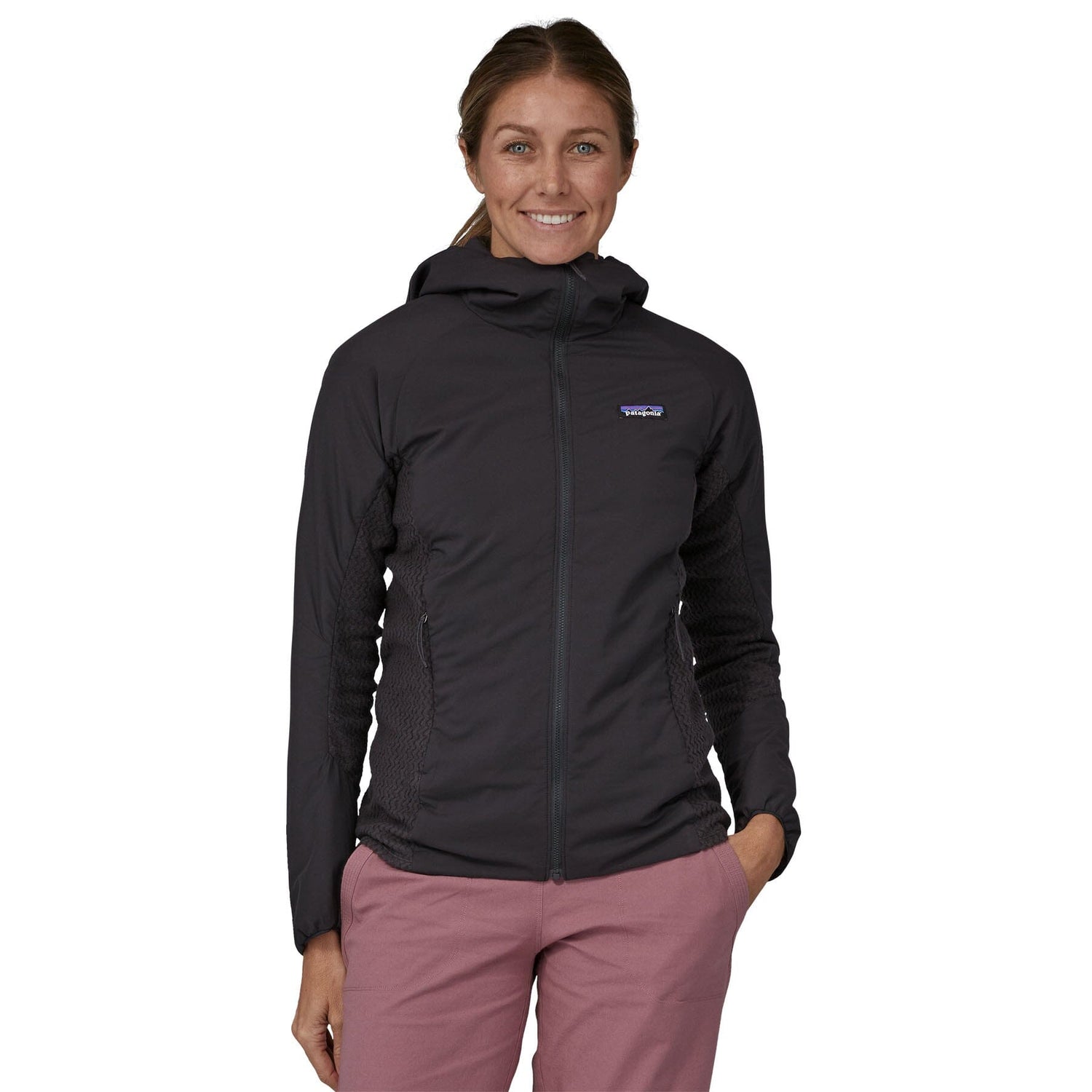 Patagonia - W's Nano-Air Light Hybrid Hoody - Recycled Polyester - Weekendbee - sustainable sportswear