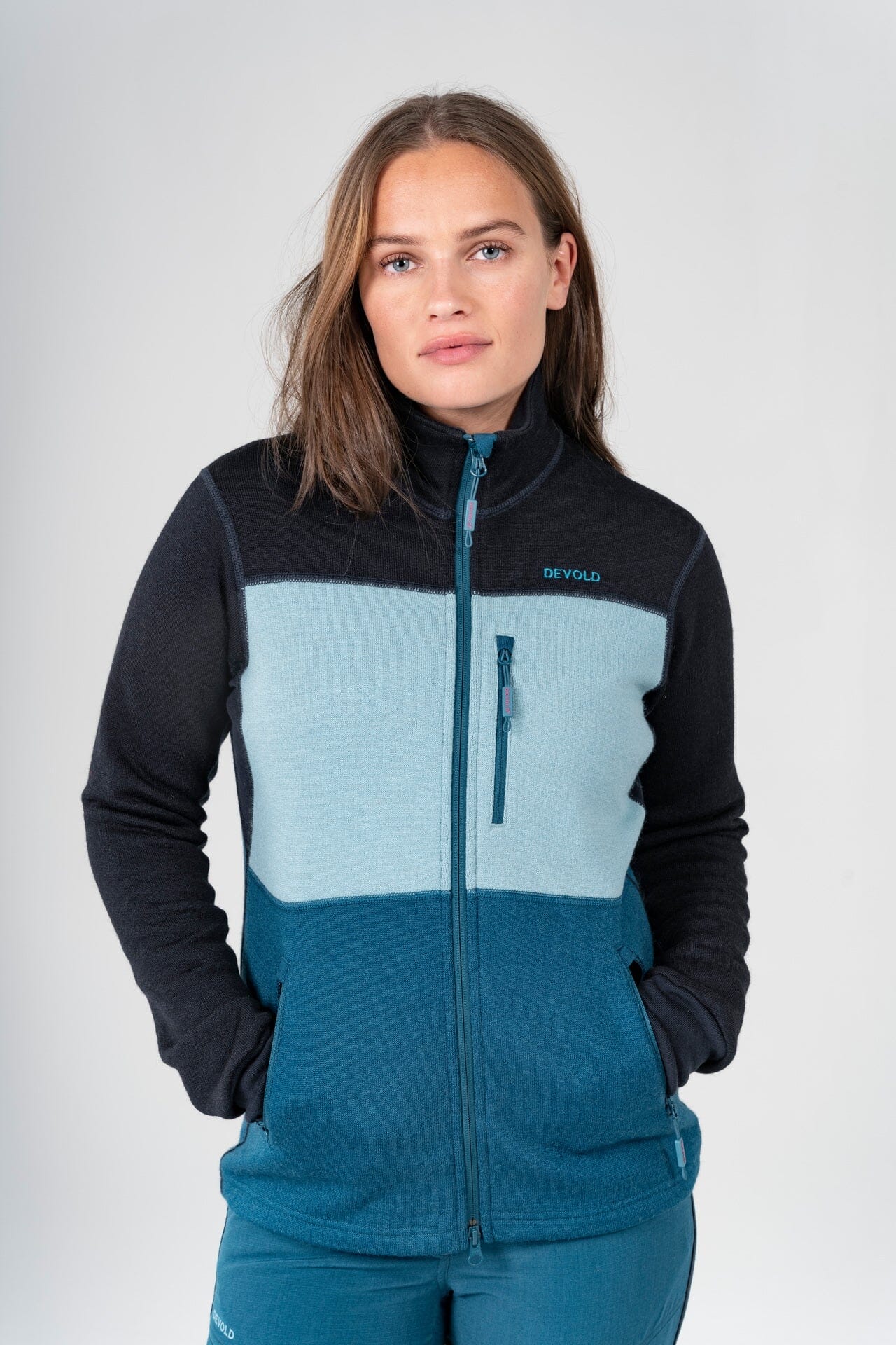 Devold - W's Thermo Jacket - 100% Wool - Weekendbee - sustainable sportswear