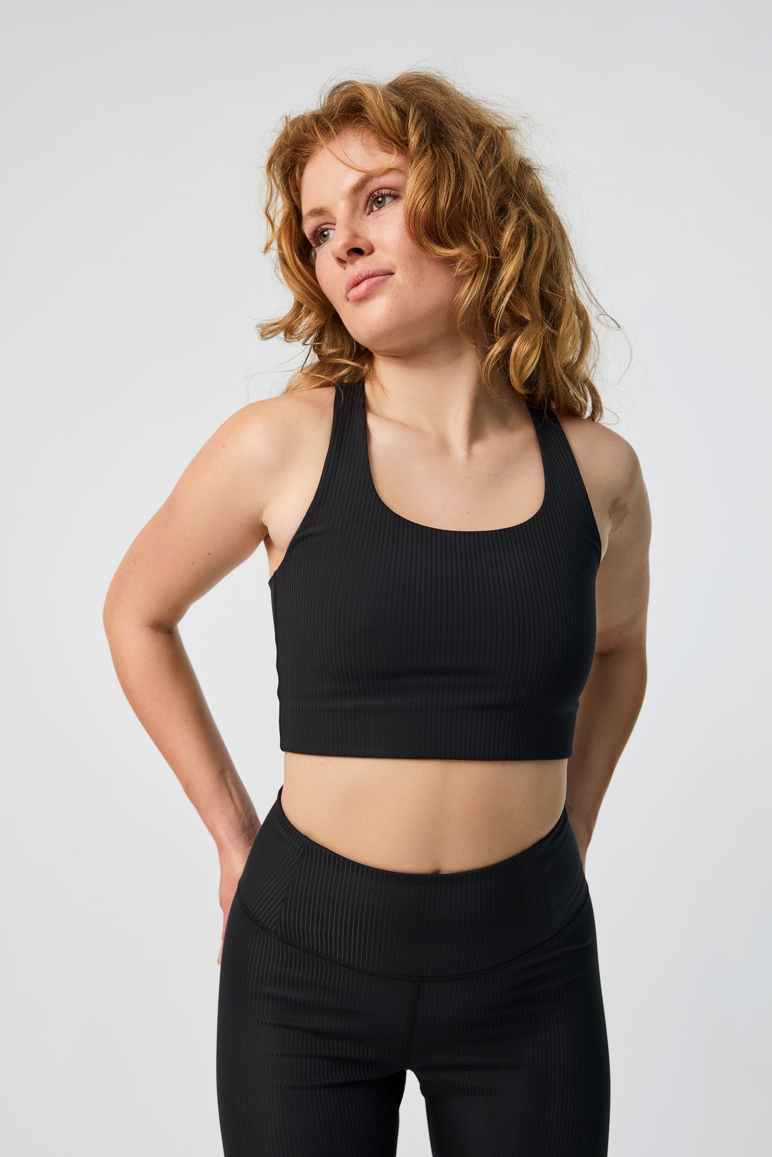 Girlfriend Collective - RIB Paloma Bra - Made from Recycled Plastic Bottles - Weekendbee - sustainable sportswear