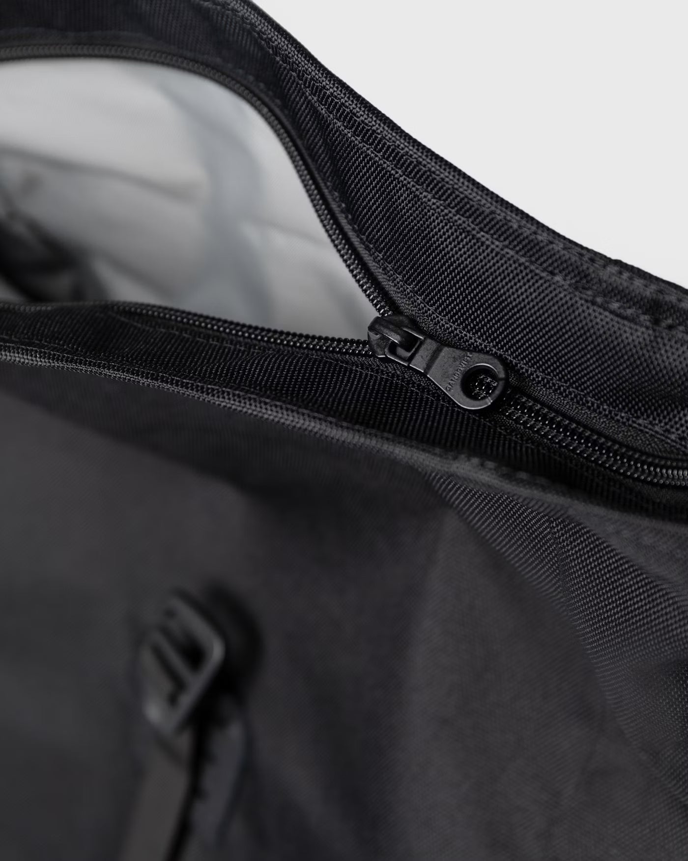 Sandqvist - ICON Rolltop Backpack L - Weekendbee - sustainable sportswear