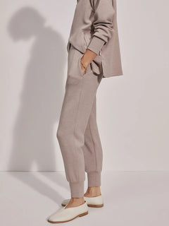 Varley - The Slim Cuff Pant 27.5" - Weekendbee - sustainable sportswear
