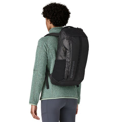 Patagonia - Black Hole Pack 25L - 100% Recycled Polyester - Weekendbee - sustainable sportswear