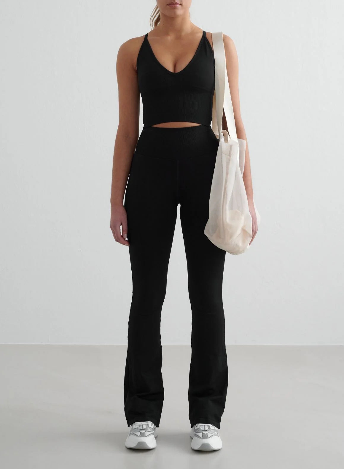 Aimn - Shape Seamless Cross Back Bralette - Weekendbee - sustainable sportswear