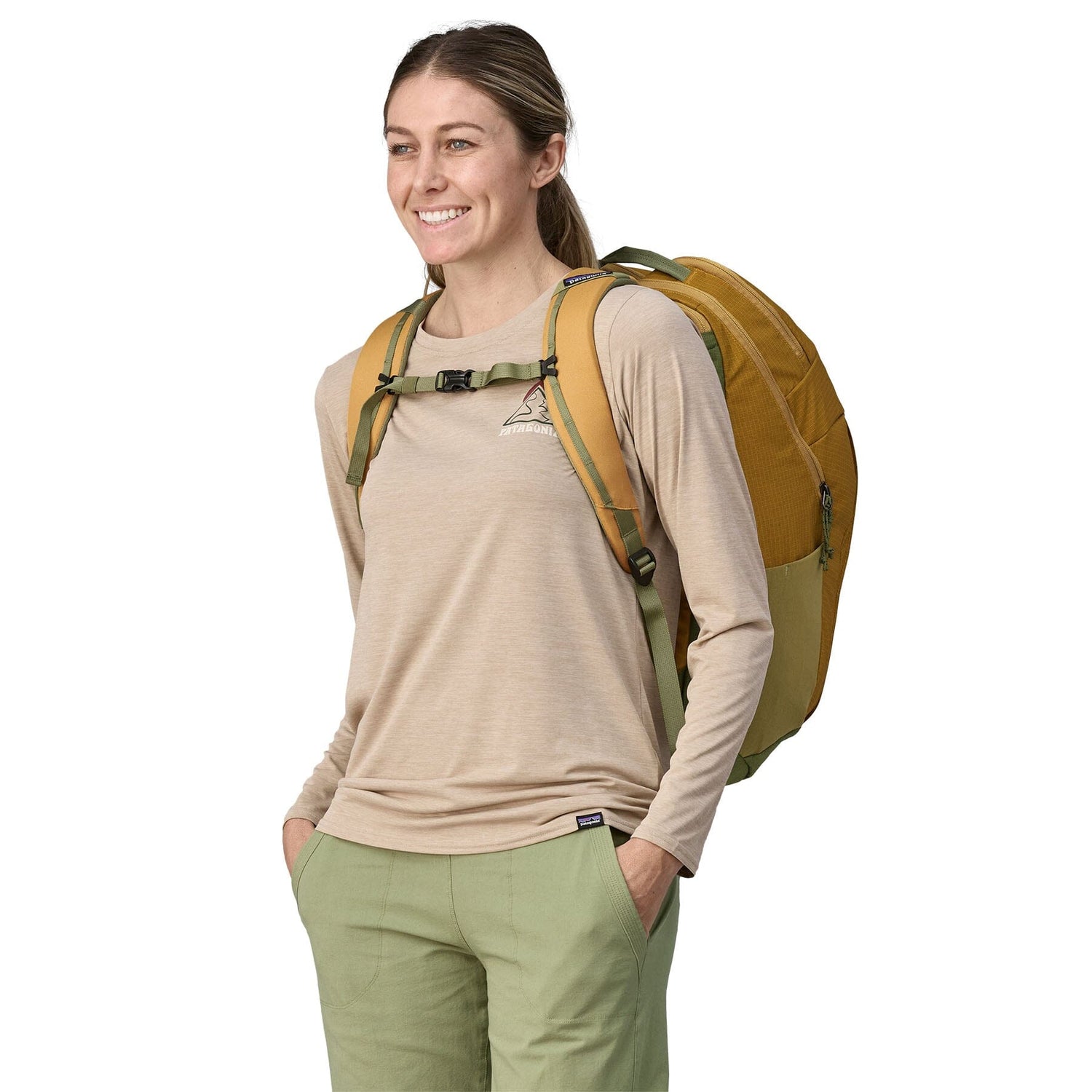 Patagonia Black Hole Pack 32L - 100% Recycled Polyester Pufferfish Gold Bags