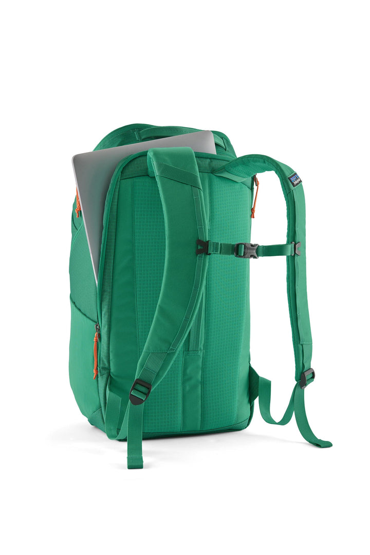 Black Hole Pack 32L - 100% Recycled Polyester Bags Patagonia 