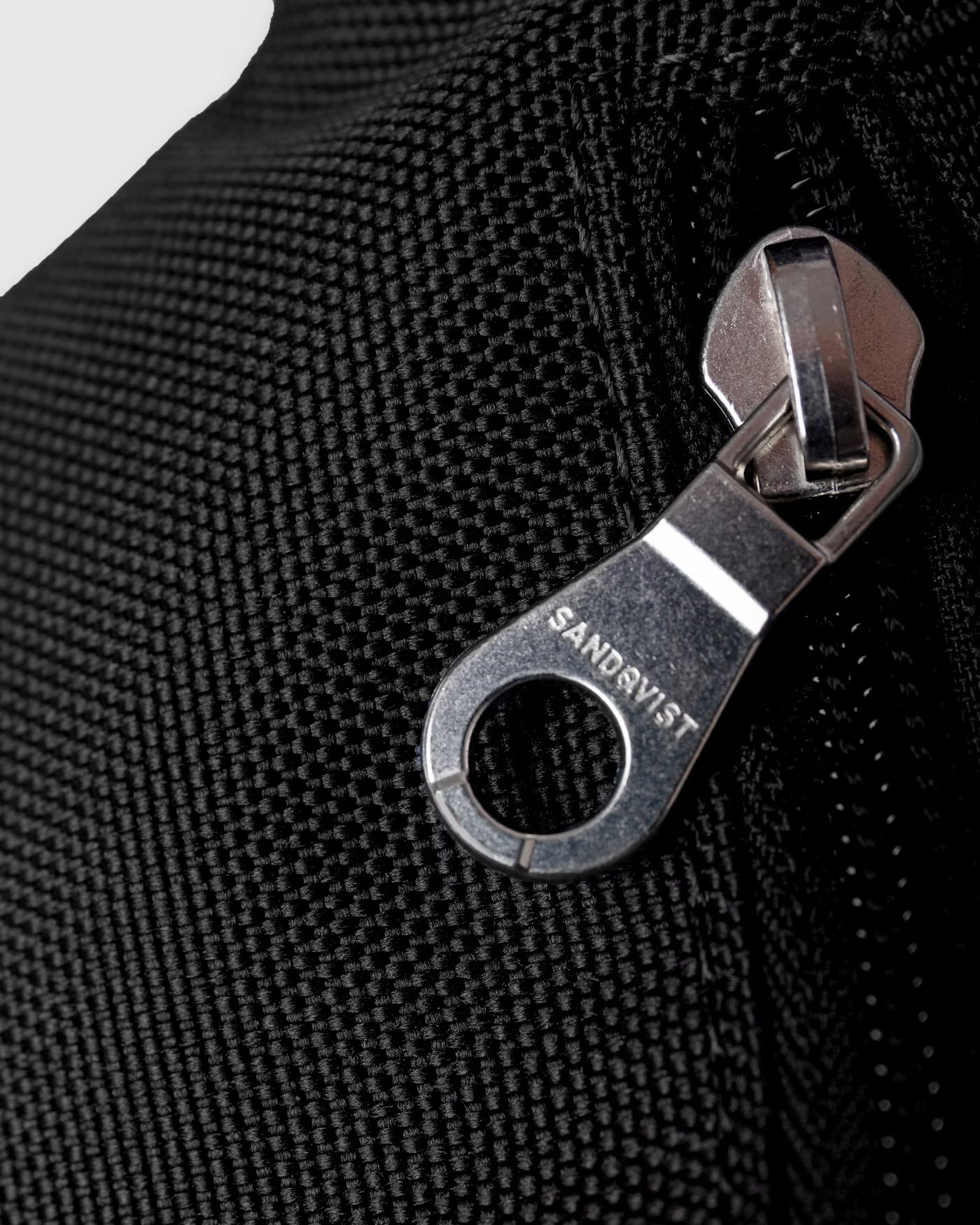 Sandqvist - GROUND Crossbody Bag - Weekendbee - sustainable sportswear
