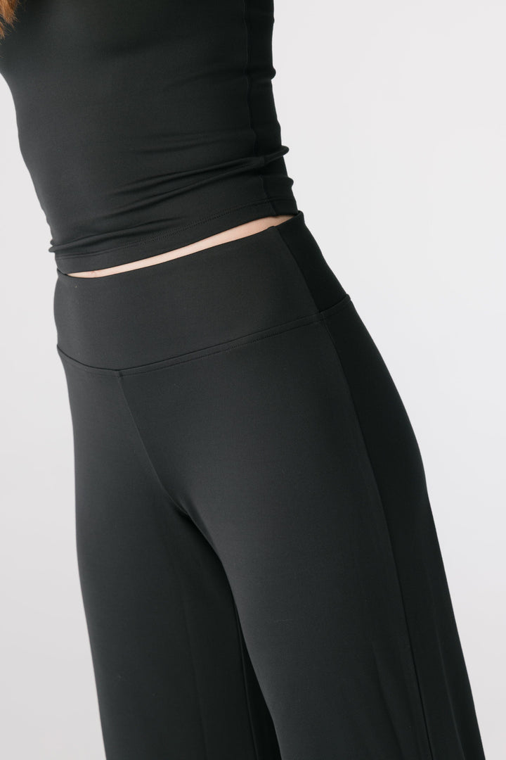 Jada Straight Leg Pant Pants Girlfriend Collective 