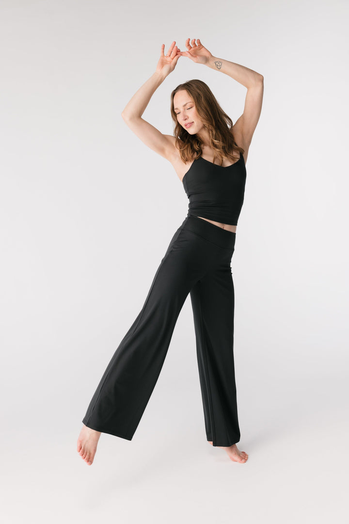 Jada Straight Leg Pant Pants Girlfriend Collective 