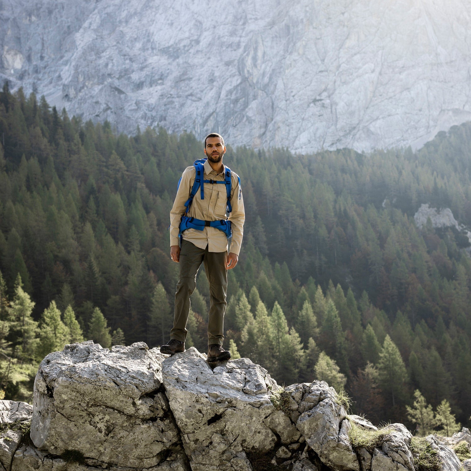 Fjällräven M's Abisko Trail Shirt LS - Recycled polyester & Polyester & Organic cotton Dark Grey Shirt