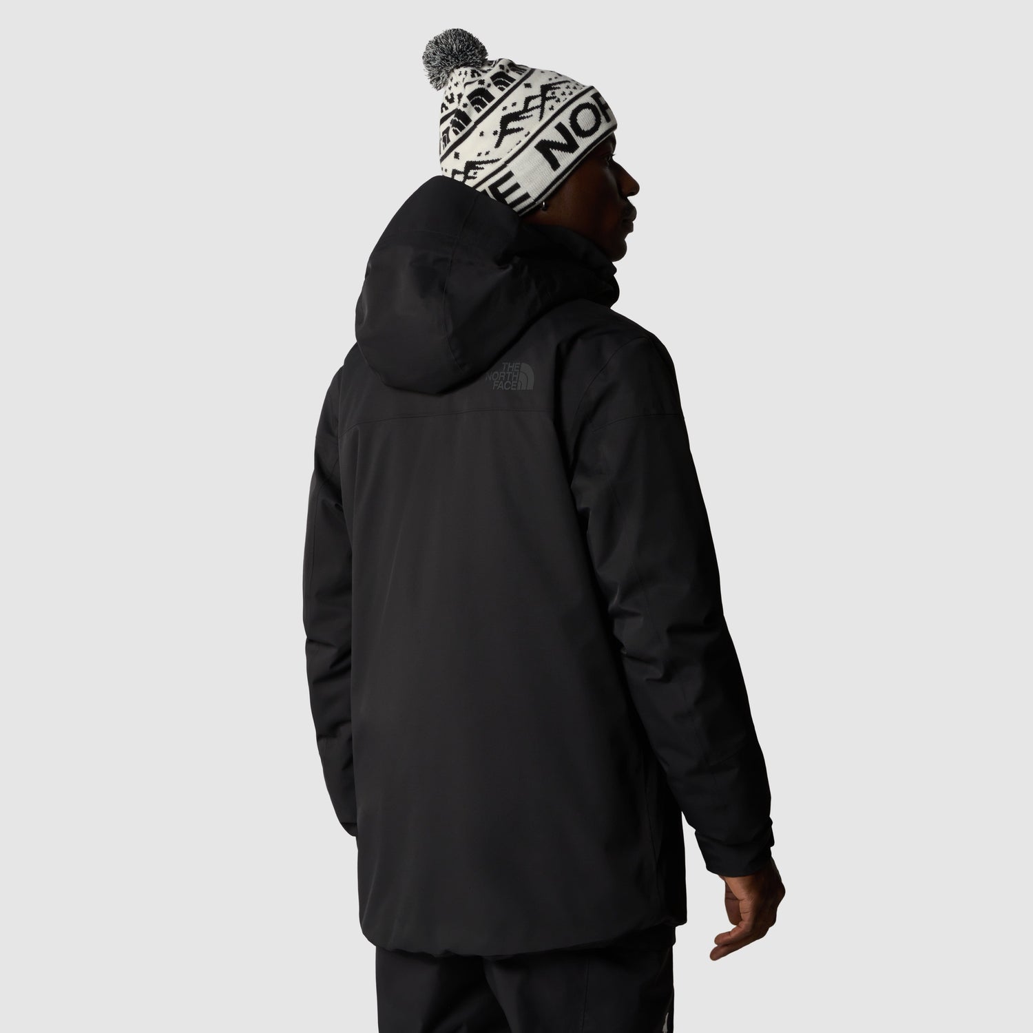 The North Face - M's Chakal Jacket - Recycled Polyester - Weekendbee - sustainable sportswear