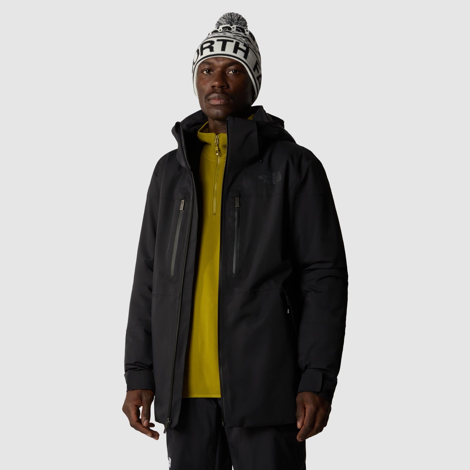 The North Face - M's Chakal Jacket - Recycled Polyester - Weekendbee - sustainable sportswear