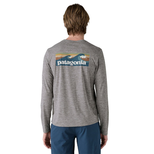 Patagonia M's L/S Cap Cool Daily Graphic Shirt - Waters - Recycled Polyester Boardshort Logo Abalone Blue: Feather Grey Shirt