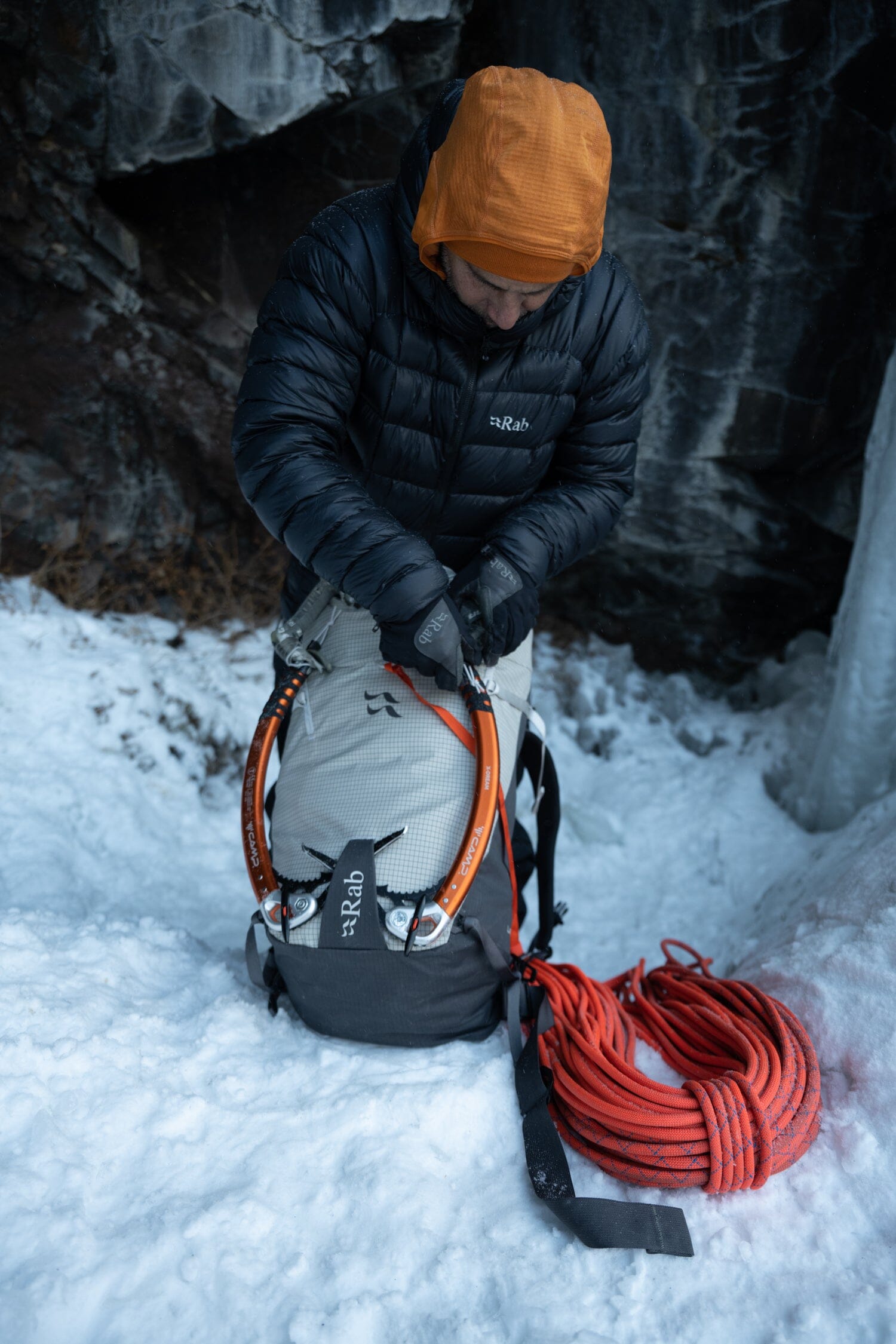 Rab M's Microlight Alpine Jacket - Recycled nylon & down Beluga Jacket