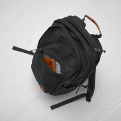 Fjällräven - Räven 20l Backpack - Recycled Polyester & Organic Cotton - Weekendbee - sustainable sportswear