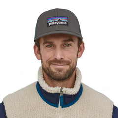 Patagonia - Unisex P-6 Logo Trucker Hat - Organic Cotton - Weekendbee - sustainable sportswear