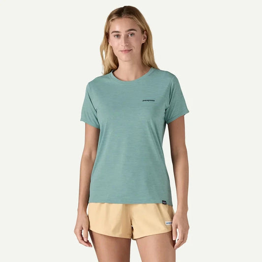 Patagonia W's Cap Cool Daily Graphic Shirt - Waters - Recycled Polyester Boardshort Logo: Thermal Blue X-Dye Shirt