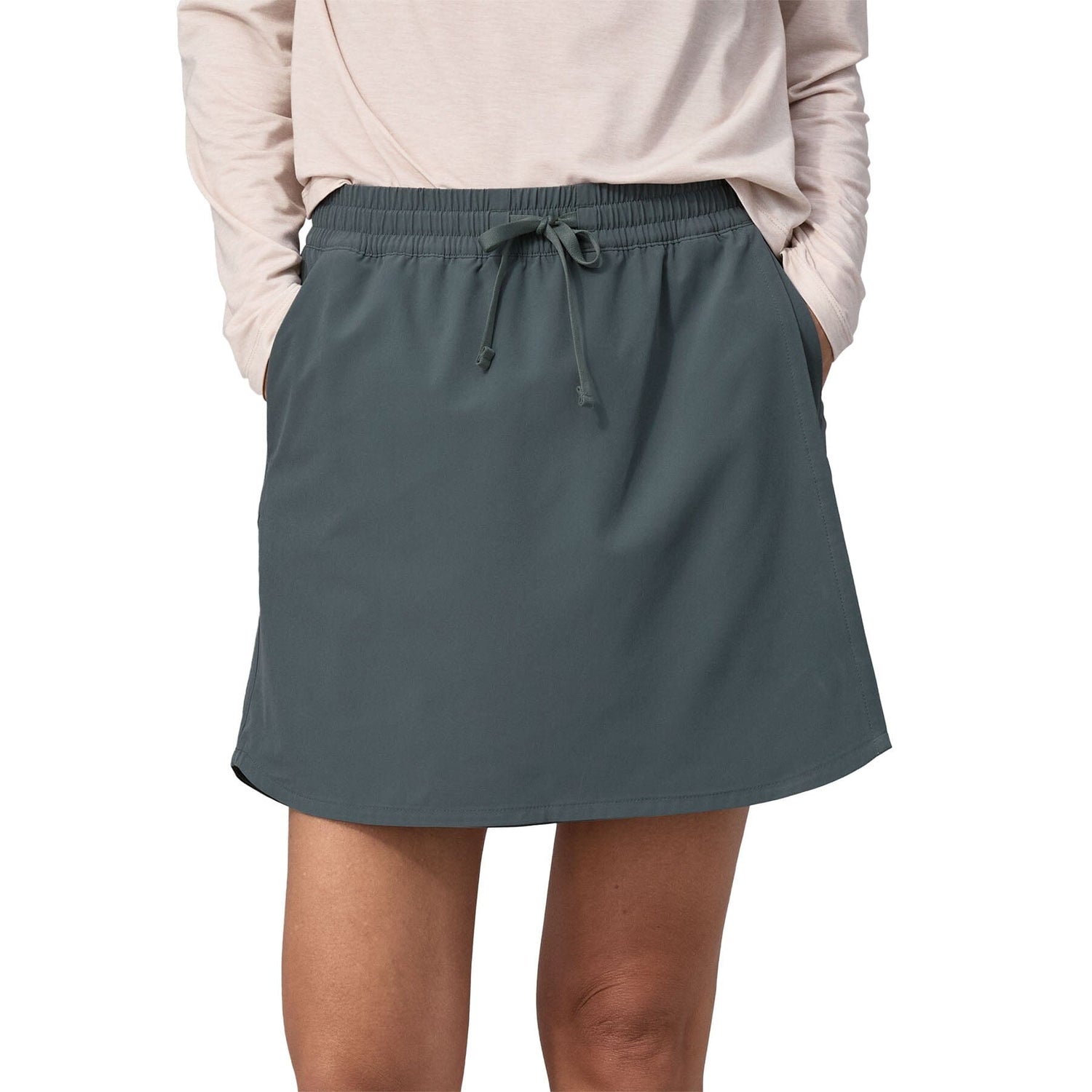 Patagonia W's Fleetwith Skort - Recycled polyester & elastane Nouveau Green Skirt
