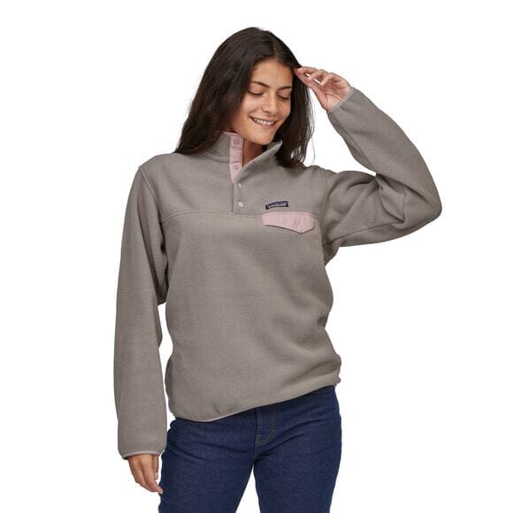 Patagonia W's Lightweight Synchilla Snap-T Fleece Pullover - Recycled Polyester Furry Taupe S Shirt
