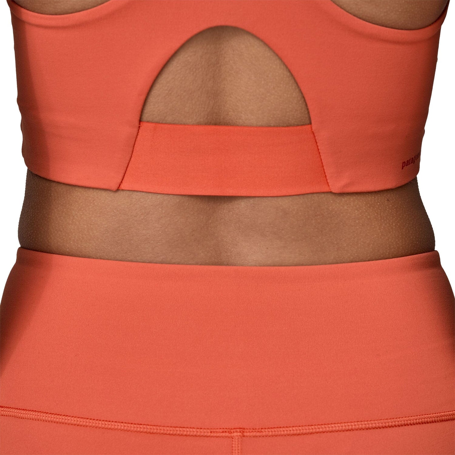 Patagonia - W's Maipo Mid Impact Bra - NetPlus® postconsumer recycled nylon - Weekendbee - sustainable sportswear