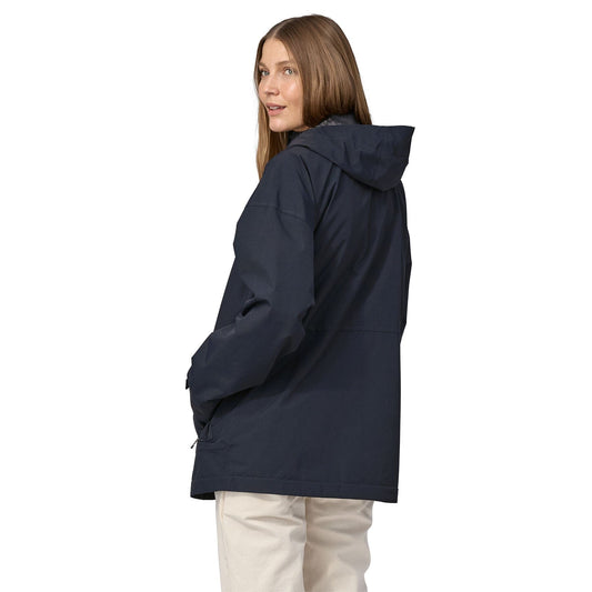 Patagonia - W's Outdoor Everyday Rain Jacket - Recycled polyester - Weekendbee - sustainable sportswear