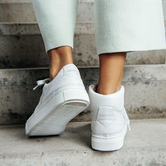 Komrads - APL Low Sneaker - Vegan Apple Leather - Weekendbee - sustainable sportswear