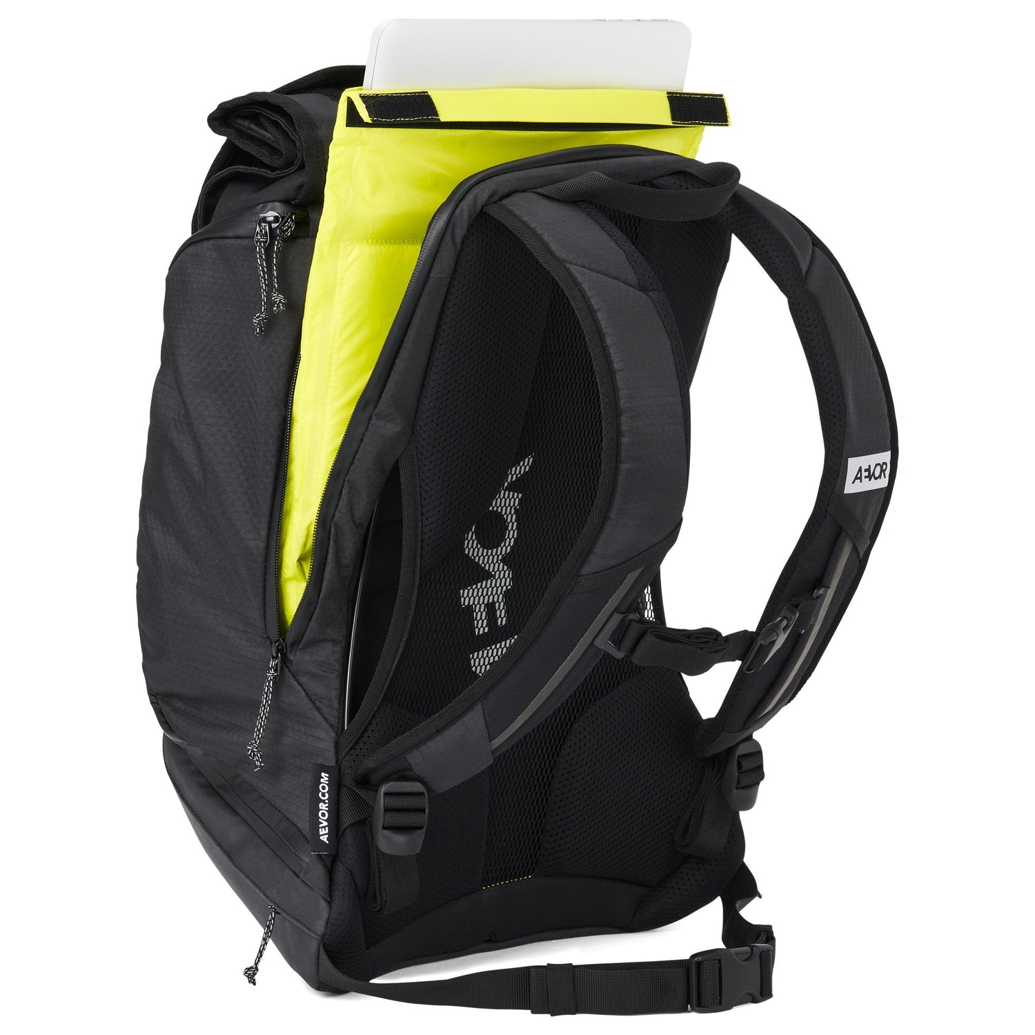 Aevor Bike Pack Proof - Made from Recycled PET-bottles Black w Reflective Bags