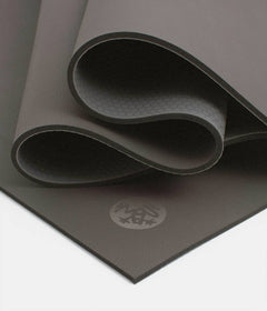 Manduka - Grp Hot Yoga Mat 6MM - Made From Natural Rubber Core - Weekendbee - sustainable sportswear