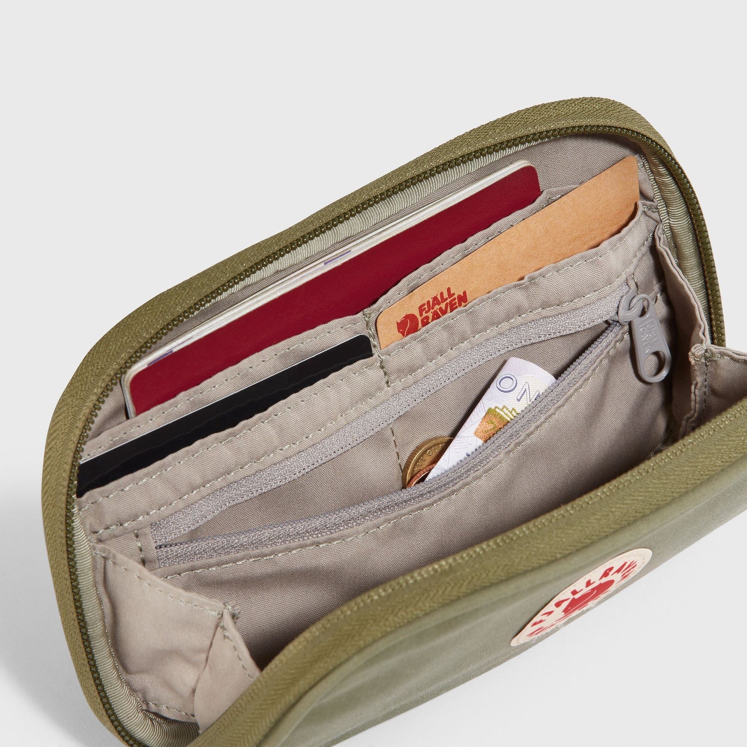 Fjällräven Kånken Travel Wallet - G-1000® HeavyDuty Eco S Navy Bags