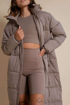 Girlfriend Collective - W's Long Puffer Jacket - Recycled PET - Weekendbee - sustainable sportswear