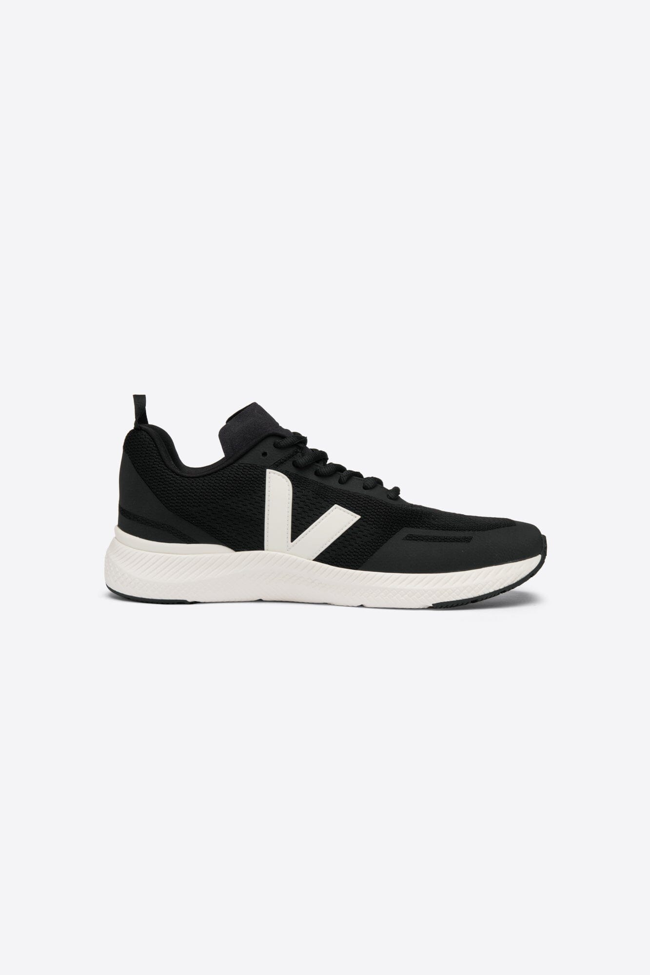 Veja - M's Impala training shoe - Recycled Materials - Weekendbee - sustainable sportswear