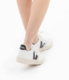 Veja M's V-10 Leather - Classical sneakers White Black Shoes