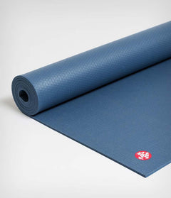 Manduka - PRO Yoga Mat 6mm - OEKO-TEX Certified PVC - Weekendbee - sustainable sportswear