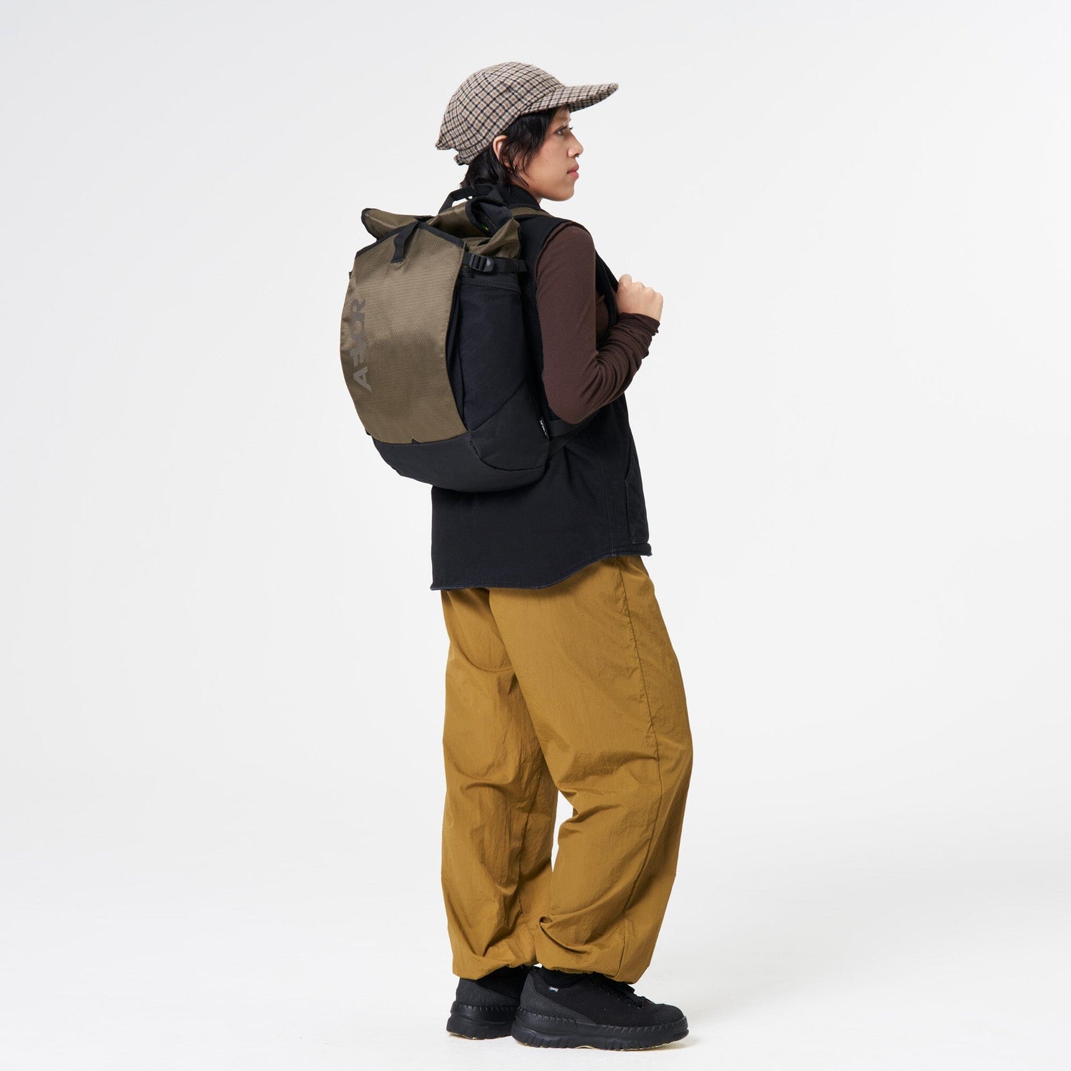 Aevor - Roll Pack Proof - 100% Recycled PET-bottles - Weekendbee - sustainable sportswear