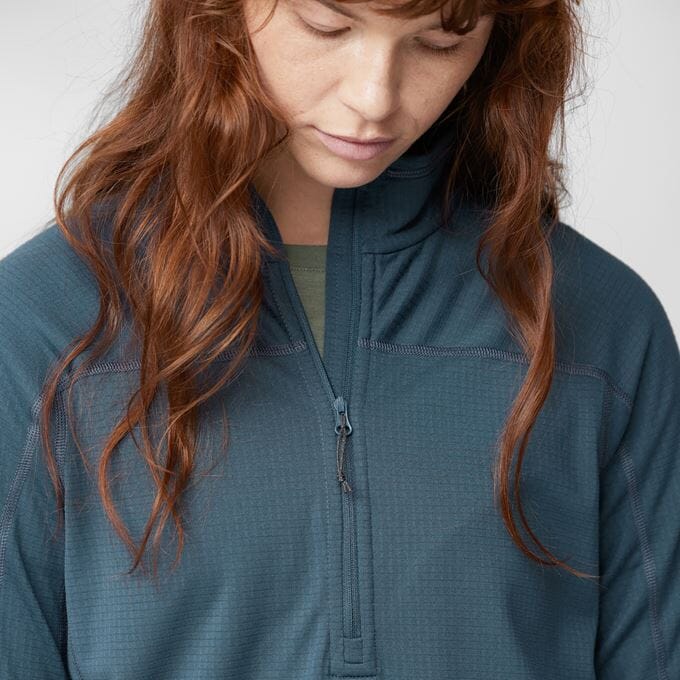 Fjällräven - W's Abisko Lite Fleece Half Zip - 100% Recycled polyester - Weekendbee - sustainable sportswear