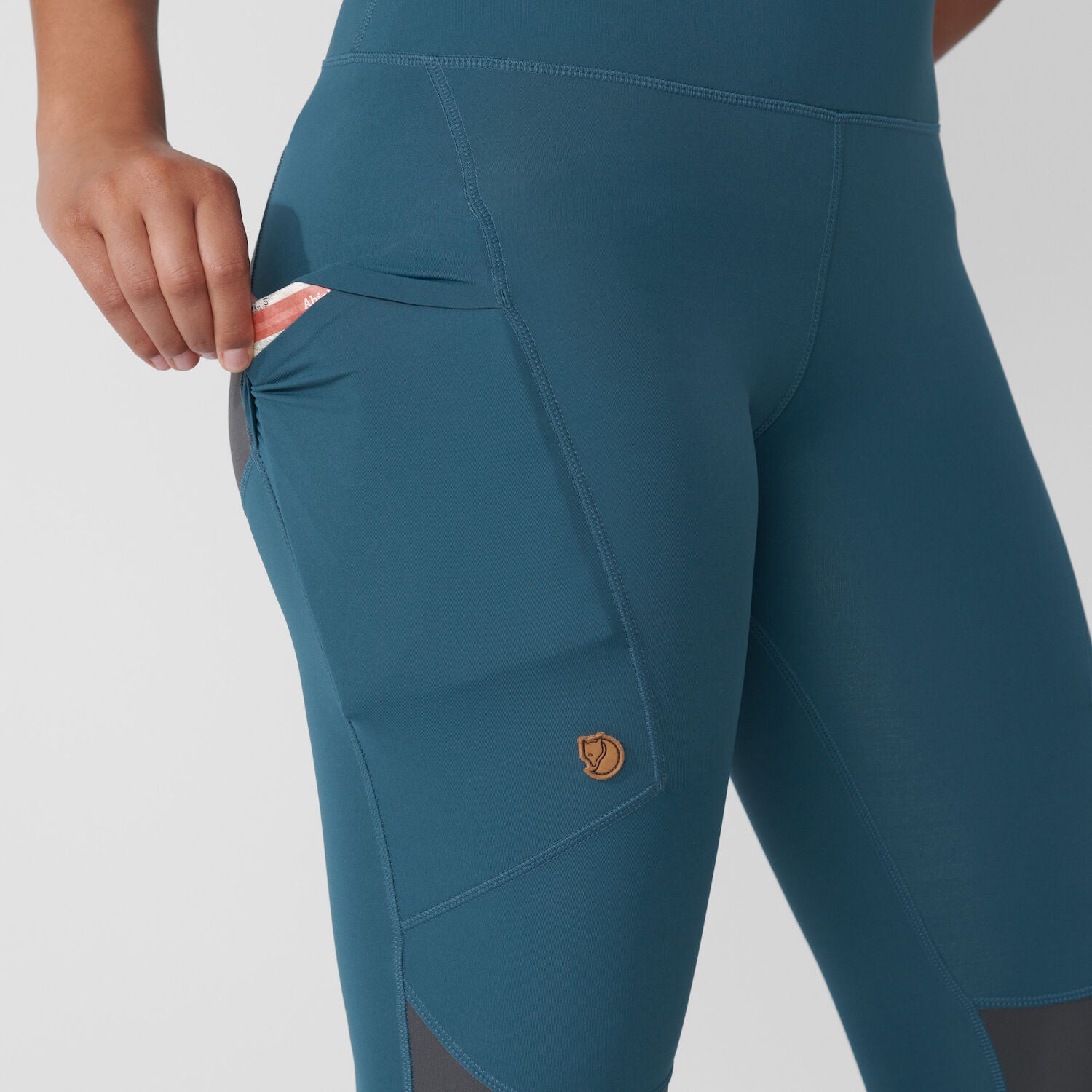 Fjällräven - W's Abisko Trekking Tights Pro - Recycled Polyester - Weekendbee - sustainable sportswear