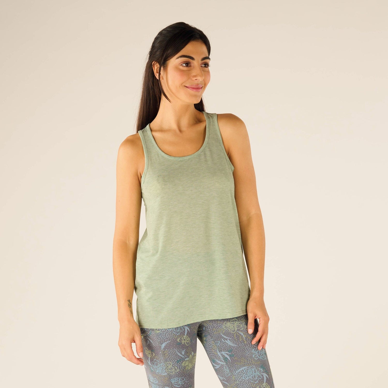 Sherpa W's Asha Tank - Recycled polyester Thyme Shirt