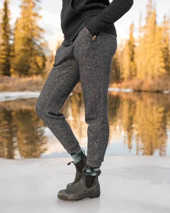 Tentree W's Bamone Sweatpant - Made From Recycled Polyester & Organic Cotton Meteorite Black Marled Pants