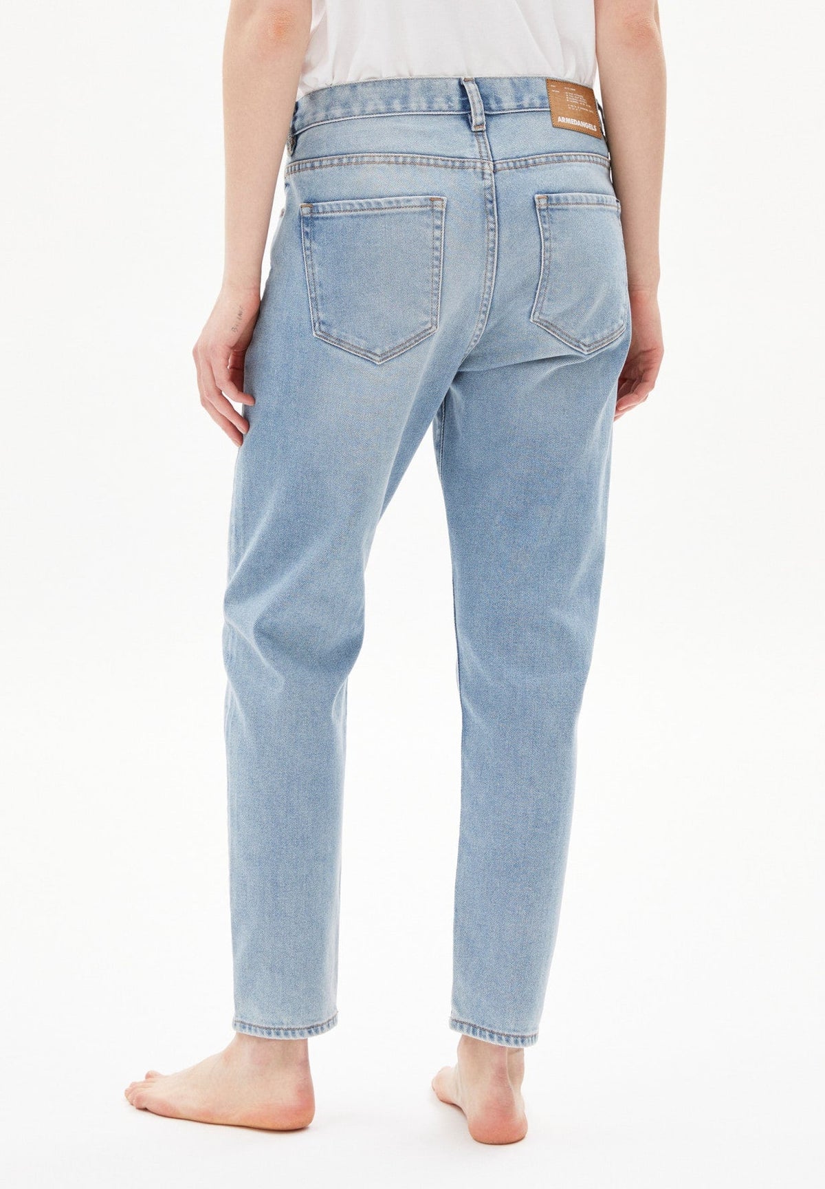 W's Cayaa - Tapered Boyfriend Fit Mid Waist - Organic cotton Pants Armedangels