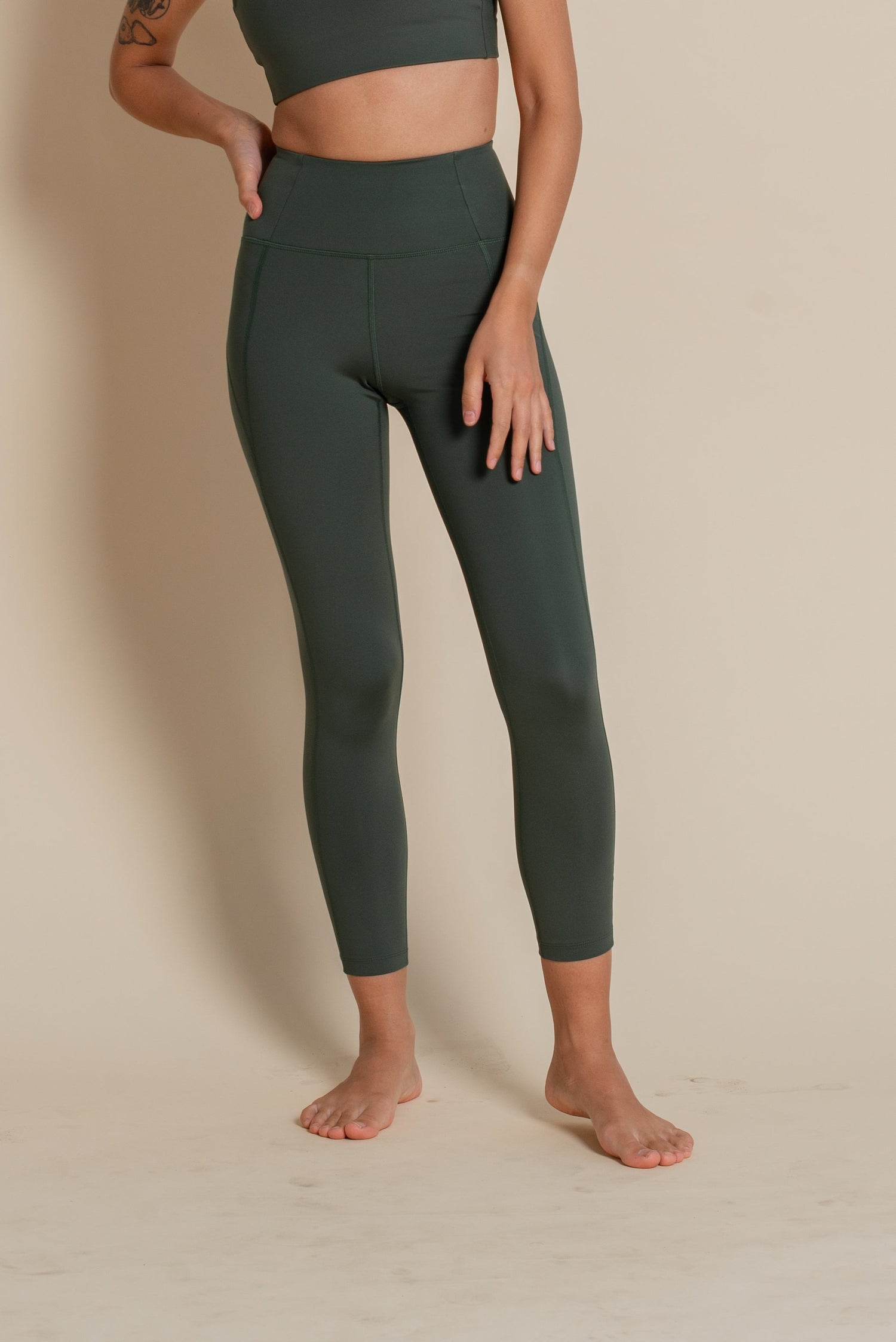 Girlfriend Collective W's Compressive Legging - 7/8 - Made From Recycled Plastic Bottles Seaweed Pants