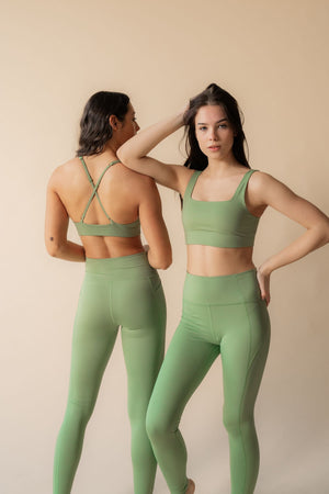 Girlfriend Collective W's Compressive Legging - Limited Colors - Made From Recycled Plastic Bottles Mantis Normal
