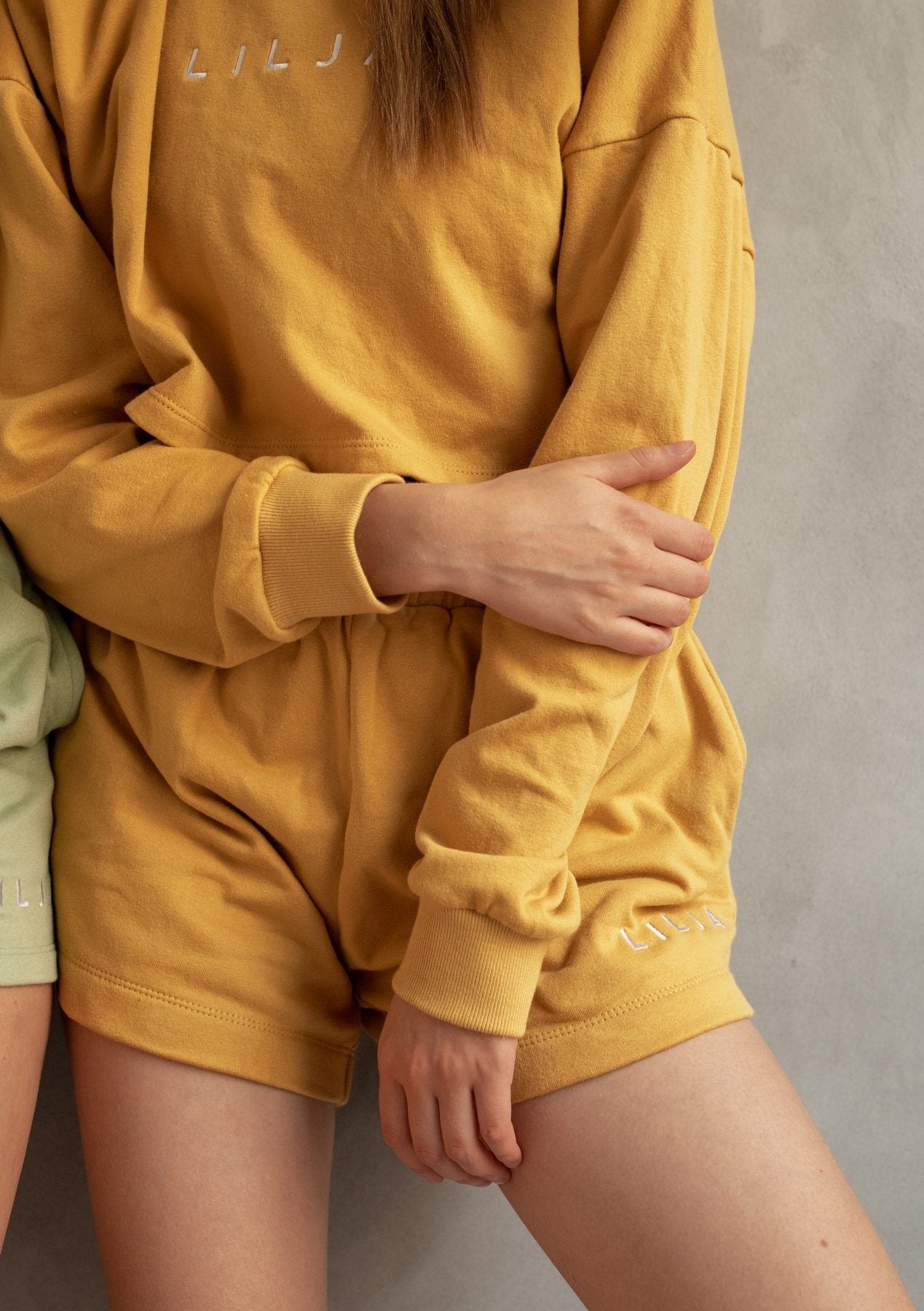 Moletom recortado Lilja the label feminino - 100% algodão Organic cert –  Weekendbee - premium sportswear