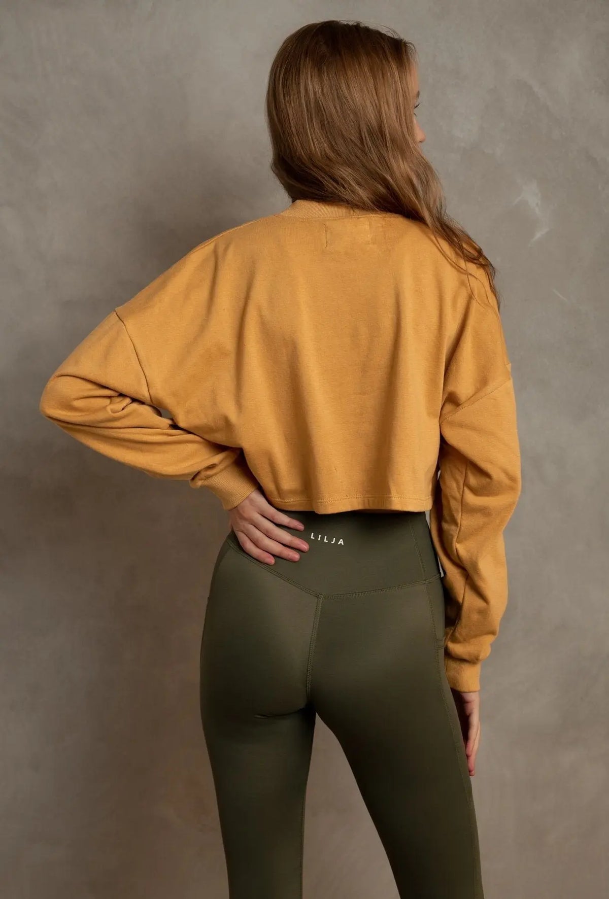 W's Cropped Sweatshirt - 100% GOTS Certified Organic Cotton Shirt Lilja the Label